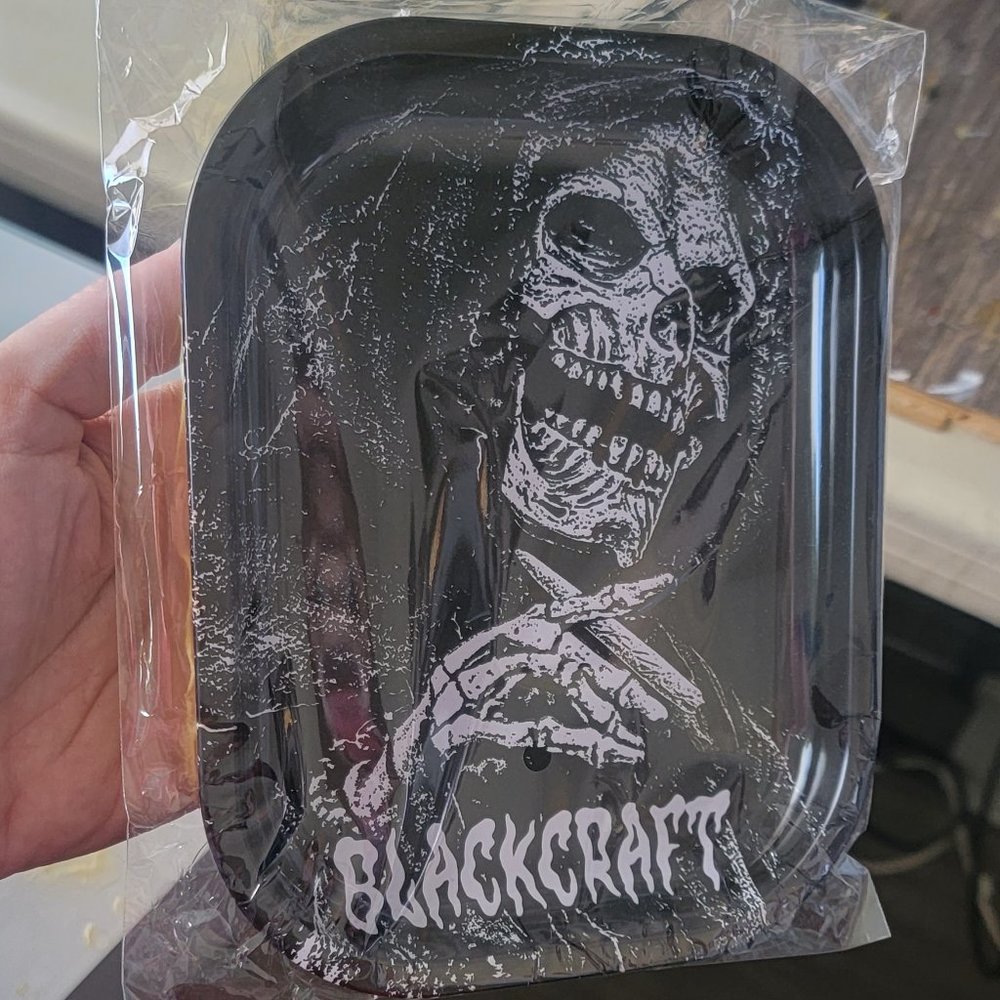 BLACKCRAFT smoke with the reaper rolling tray